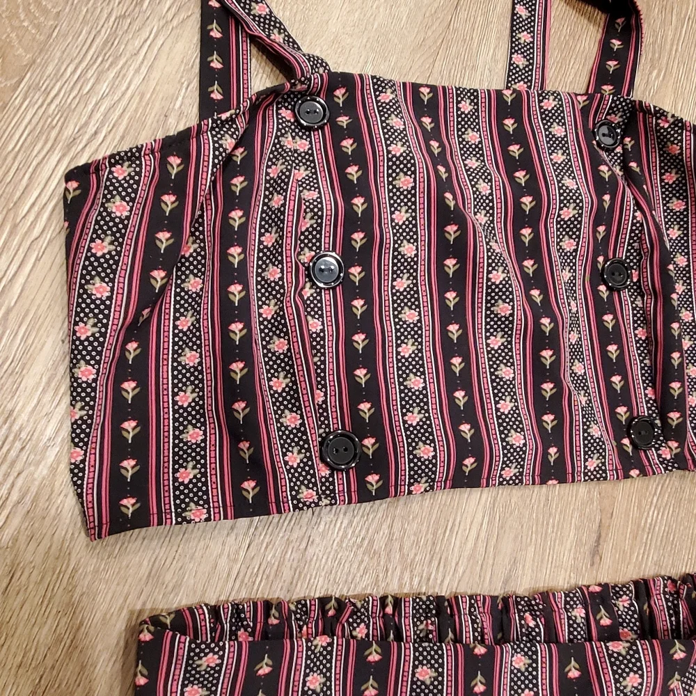 Cute Top & Bottom Set 💓🖤💓 - Picture 4 of 8
